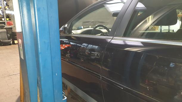Foto: TÜR VORNE LINKS eines Opel Vectra 1.9 CDTI Caravan