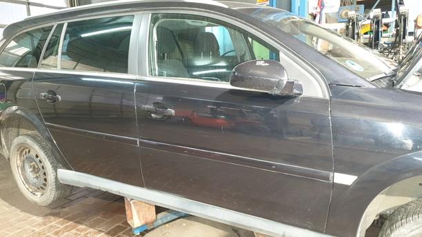 Foto: TÜR VORNE RECHTS eines Opel Vectra 1.9 CDTI Caravan