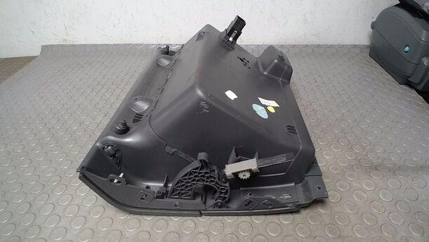 Foto: HANDSCHUHFACH eines VW Touran 2.0 TDI