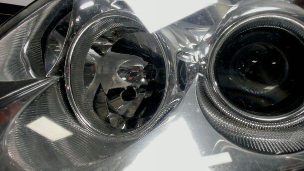 Foto: SCHEINWERFER LINKS ( HALOGEN ) eines Opel Vectra 1.9 CDTI Caravan