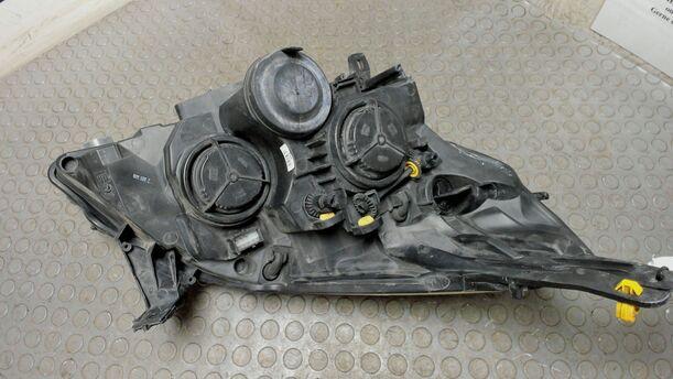 Foto: SCHEINWERFER LINKS ( HALOGEN ) eines Opel Vectra 1.9 CDTI Caravan