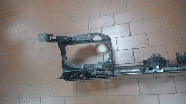Foto: FRONTBLECH /SCHLOSSTRÄGER OBEN eines Renault Espace 2.0
