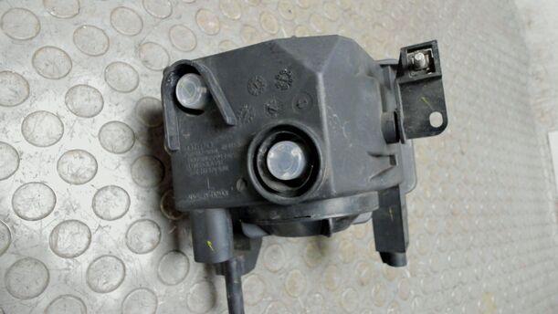 Foto: NEBELSCHEINWERFER LINKS eines Opel Vectra 1.9 CDTI Caravan