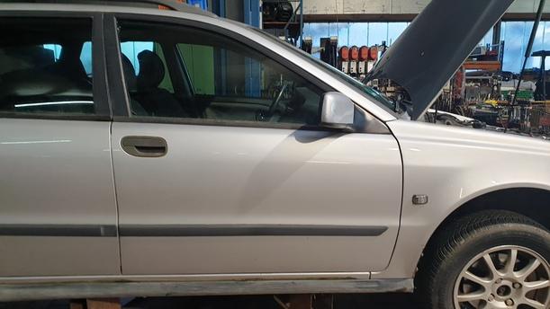 Foto: TÜR VORN RECHTS eines Volvo V40 1.8 acenta