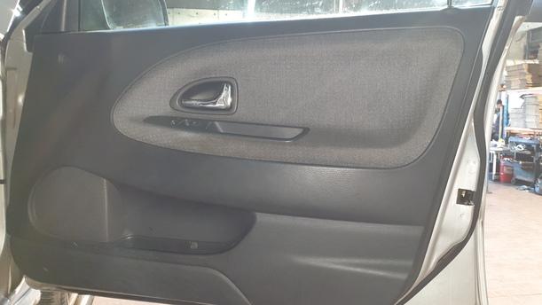 Foto: TÜR VORN RECHTS eines Volvo V40 1.8 acenta