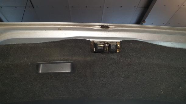 Foto: HECKKLAPPE/ HECKDECKEL eines Volvo V40 1.8 acenta