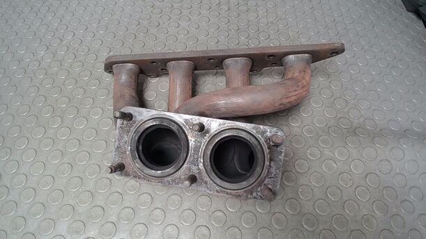 Foto: AUSPUFFKRÜMMER eines Volvo V40 1.8 acenta