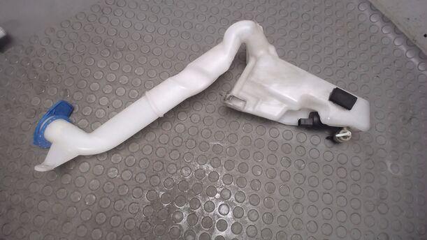 Foto: SCHEIBENWASCHBEHÄLTER eines Seat Ibiza 1.2 12V acenta