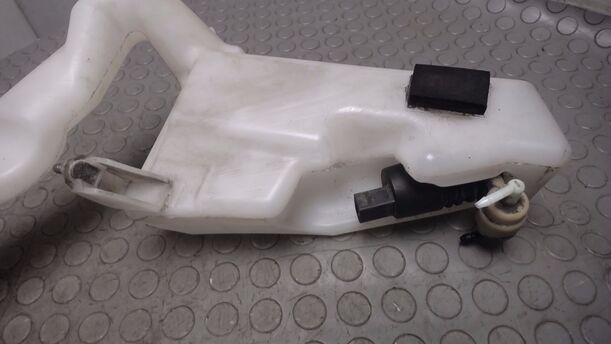 Foto: SCHEIBENWASCHBEHÄLTER eines Seat Ibiza 1.2 12V acenta