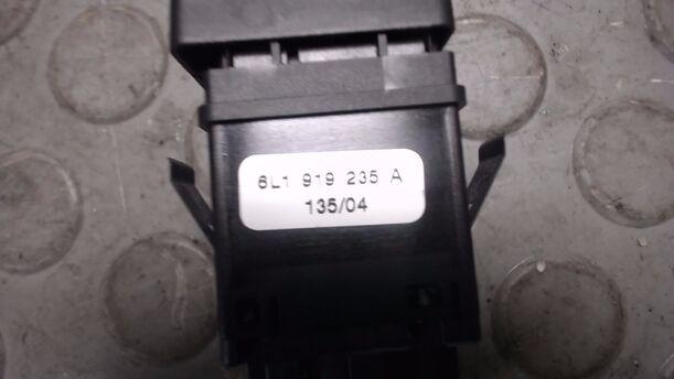 Foto: SCHALTER AIRBAG AUSSCHALTUNG BEIFAHRER eines Seat Ibiza 1.2 12V acenta