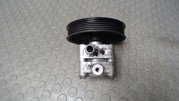 Foto: PUMPE SERVOLENKUNG/ SERVOPUMPE eines Volvo V40 1.8