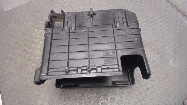 Foto: BATTERIEKASTEN eines Seat Ibiza 1.2 12V