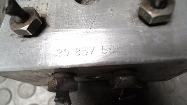 Foto: HAUPTBREMSAGGREGAT ABS eines Volvo V40 1.8