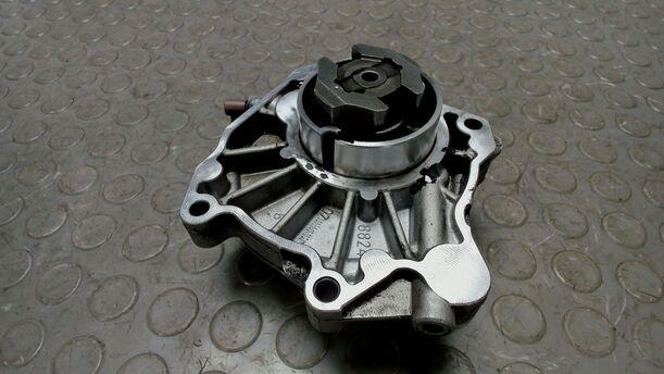 Foto: VAKUUMPUMPE / UNTERDRUCKPUMPE eines Opel Vectra 1.9 CDTI Caravan