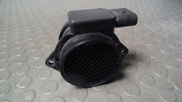 Foto: LUFTMASSENMESSER SIEMENS eines Volvo V40 1.8 SX