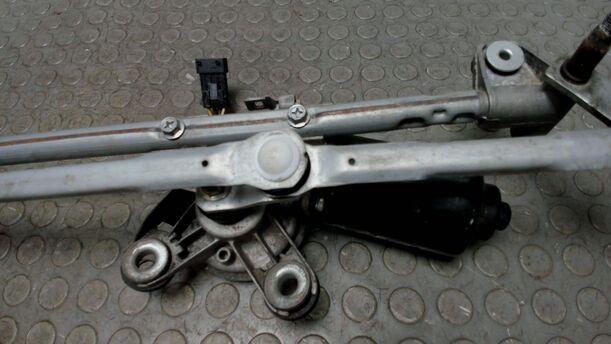 Foto: SCHEIBENWISCHERMOTOR VORNE eines Opel Vectra 1.9 CDTI Caravan SX