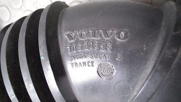 Foto: ANSAUGSCHLAUCH eines Volvo V40 1.8 SX