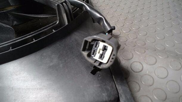 Foto: ELEKTROLÜFTER eines Volvo V40 1.8 SX