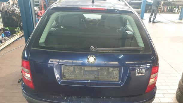 Foto: HECKKLAPPE / HECKDECKEL eines Skoda Fabia 1.4 16V Combi