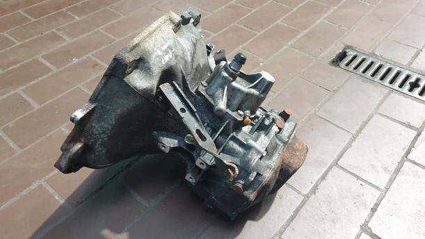 Foto: SCHALTGETRIEBE F13 3,74 eines Opel Corsa