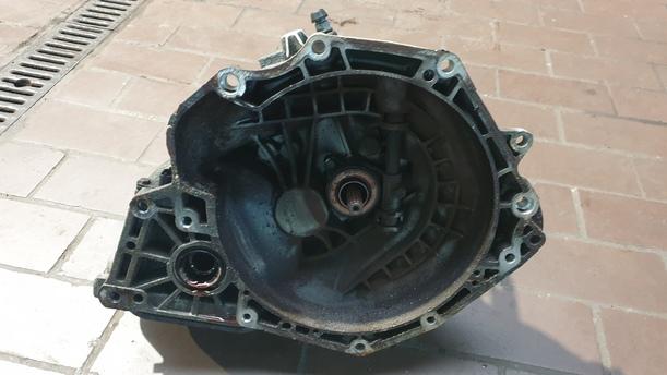 Foto: SCHALTGETRIEBE F13 3,74 eines Opel Corsa