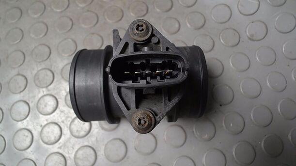 Foto: LUFTMASSENMESSER eines Opel Corsa