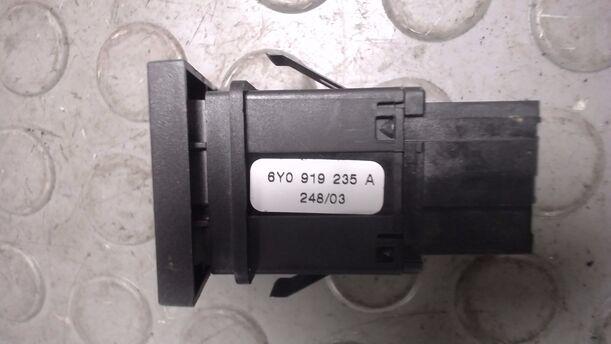 Foto: SCHALTER AIRBAG AUSSCHALTUNG BEIFAHRER eines Skoda Fabia 1.4 16V Combi