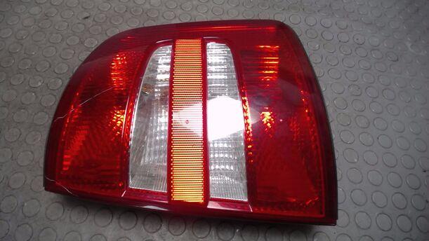 Foto: HECKLEUCHTE / RÜCKLICHT RECHTS eines Skoda Fabia 1.4 16V Combi