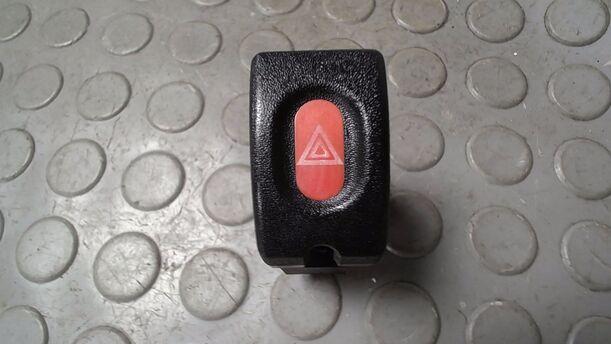 Foto: SCHALTER WARNBLINKANLAGE/ WARNBLINKSCHALTER eines Opel Corsa