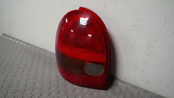 Foto: HECKLEUCHTE/ RÜCKLEUCHTE LINKS ( 2/3 TÜRER ) eines Opel Corsa
