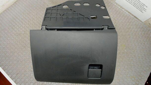 Foto: HANDSCHUHFACH eines Opel Vectra 1.9 CDTI Caravan