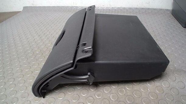 Foto: HANDSCHUHFACH eines Opel Corsa