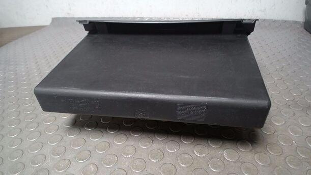 Foto: HANDSCHUHFACH eines Opel Corsa