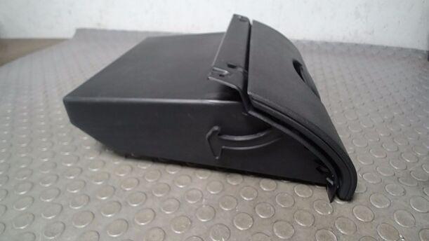 Foto: HANDSCHUHFACH eines Opel Corsa