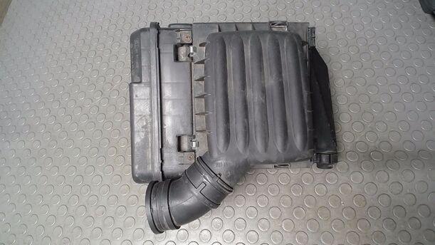 Foto: LUFTFILTERKASTEN eines Opel Corsa