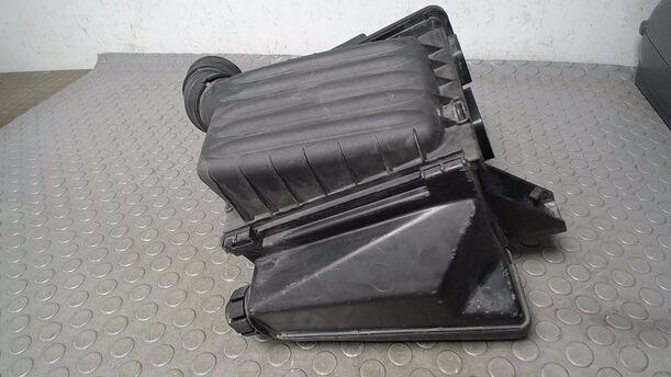 Foto: LUFTFILTERKASTEN eines Opel Corsa