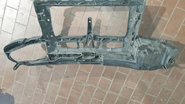 Foto: FRONTBLECH/ SCHLOSSTRÄGER ( OHNE KLIMAANLAGE ) eines VW Golf 1.6