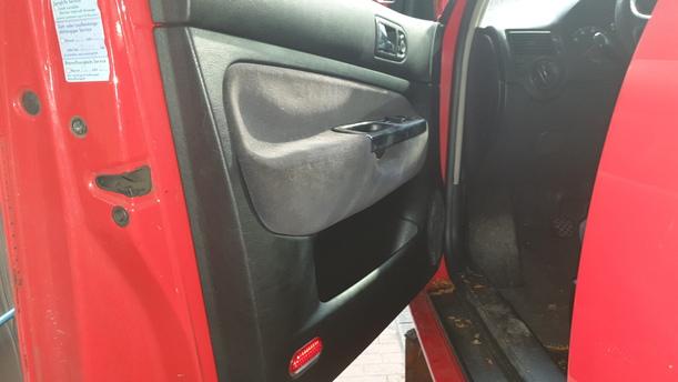 Foto: TÜR VORN LINKS ( 4/5 TÜRER ) eines VW Golf 1.6 GLXi