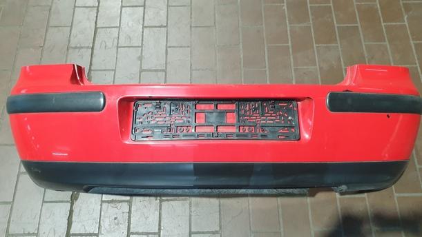 Foto: STOSSFÄNGER/ STOßSTANGE HINTEN ( LIMOUSINE ) eines VW Golf 1.6 GLXi