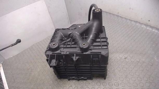 Foto: BATTERIEKASTEN eines Skoda Fabia 1.4 16V Combi GLXi