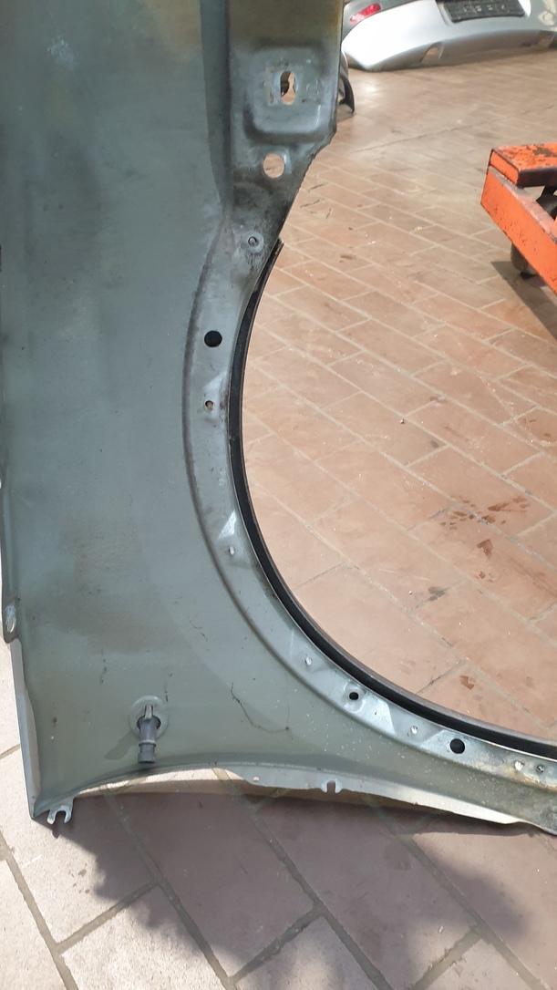 Foto: KOTFLÜGEL LINKS eines Opel Corsa 1.2 16V GLXi