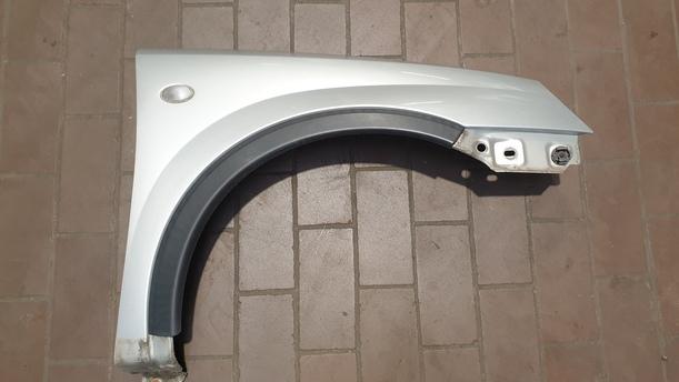 Foto: KOTFLÜGEL RECHTS eines Opel Corsa 1.2 16V GLXi