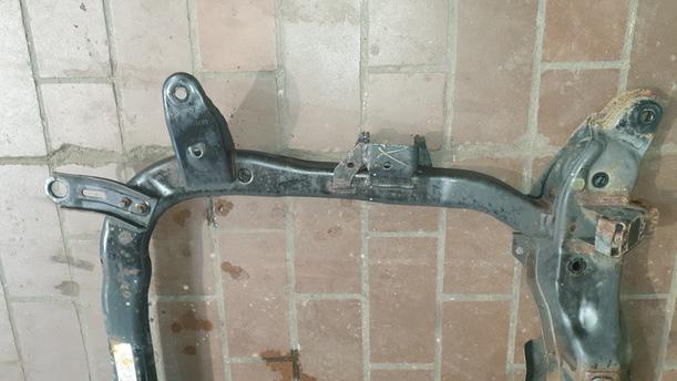 Foto: VORDERACHSE / ACHSE VORN eines Opel Corsa 1.2 16V GLXi