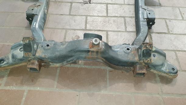 Foto: VORDERACHSE / ACHSE VORN eines Opel Corsa 1.2 16V GLXi
