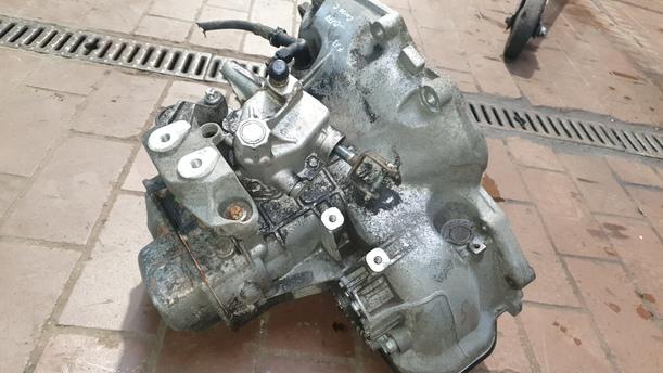 Foto: SCHALTGETRIEBE 5-GANG (3,94) eines Opel Corsa 1.2 16V GLXi
