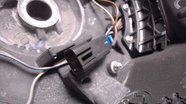 Foto: LEDERLENKRAD (OHNE AIRBAG) eines Opel Corsa 1.2 16V GLXi