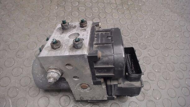 Foto: HAUPTBREMSAGGREGAT ABS eines Opel Corsa 1.2 16V GLXi