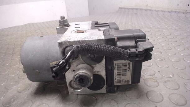 Foto: HAUPTBREMSAGGREGAT ABS eines Opel Corsa 1.2 16V GLXi