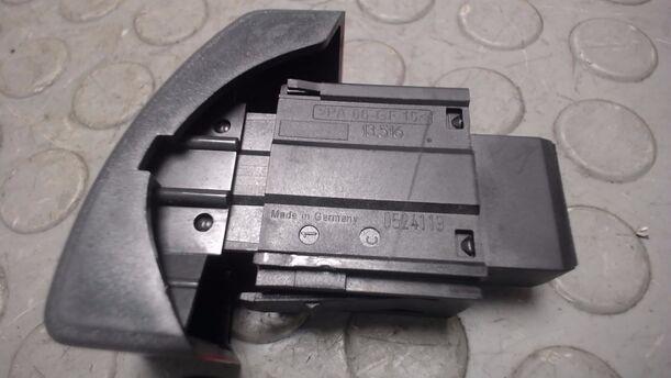 Foto: WARNBLINKSCHALTER eines Opel Corsa 1.2 16V GLXi