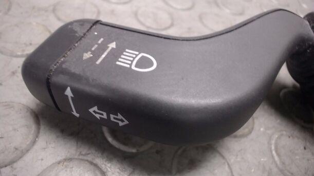 Foto: BLINKSCHALTER / KOMBISCHALTER eines Opel Corsa 1.2 16V GLXi